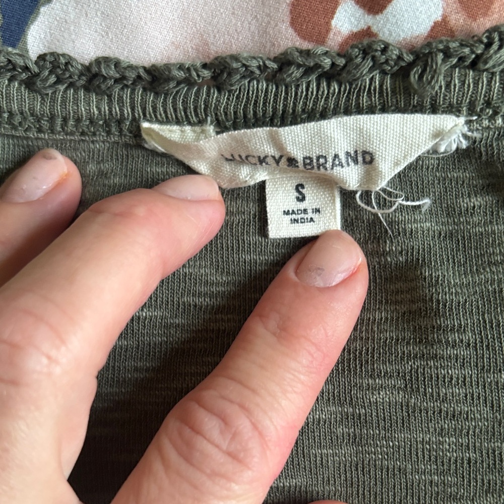 Lucky Brand Sage Green Short Sleeve Top - Picture 2 of 4